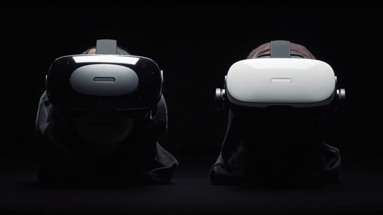 Final comparison: Apple Vision Pro M5 and Meta Quest 3 in their natural environments — productivity desk vs gaming setup